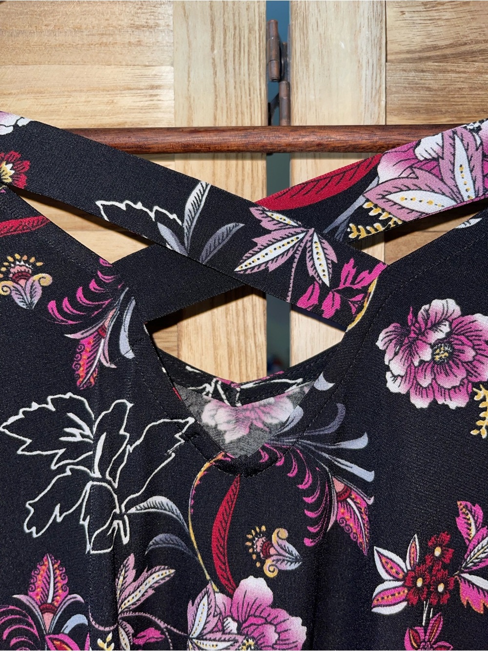 Westport Floral Crisscross Back Blouse | Size 1X | Classic Staple Piece Dressy - Picture 4 of 10